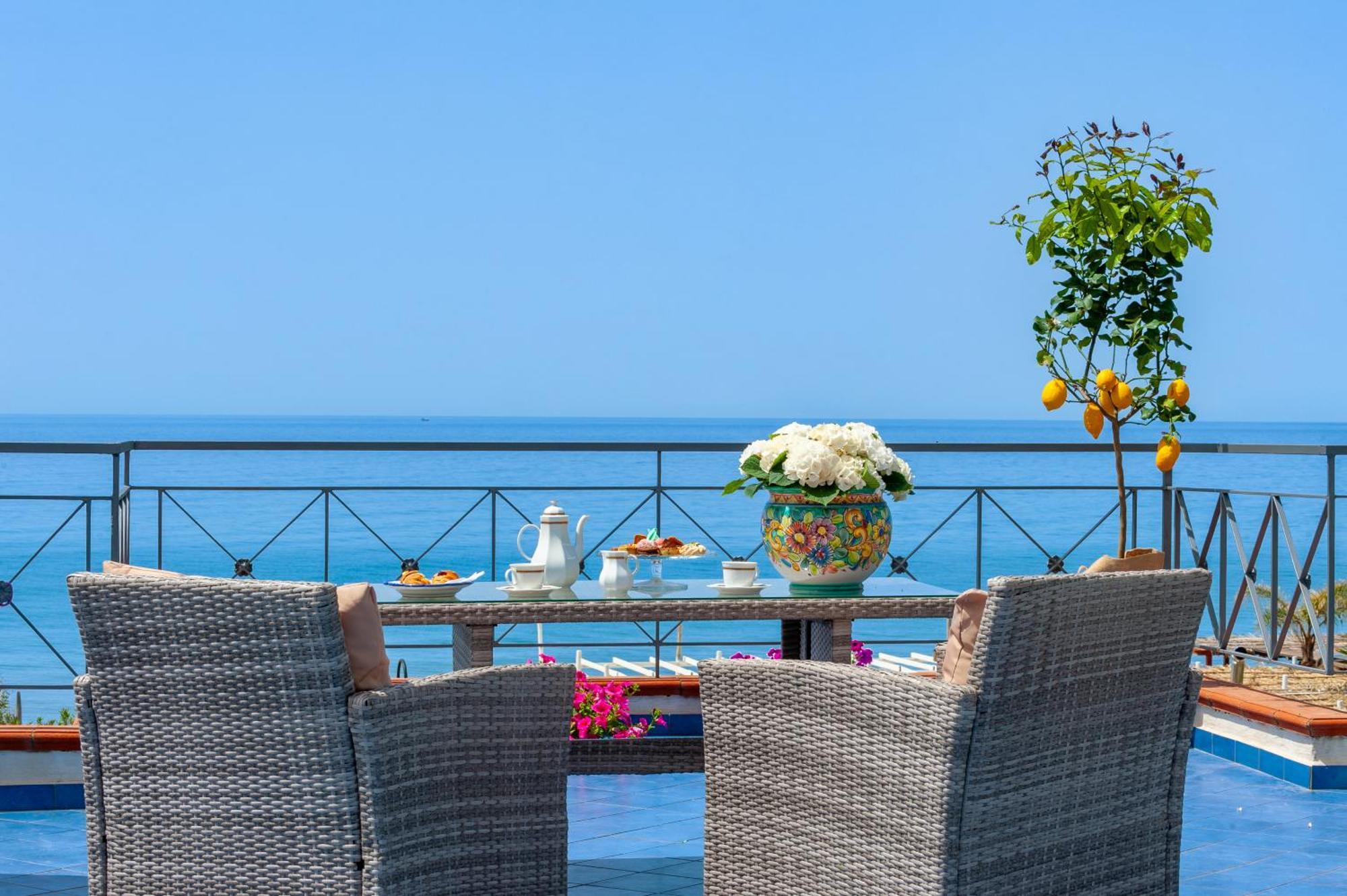 Casa Vacanza Alice & Mari Ascea Dış mekan fotoğraf