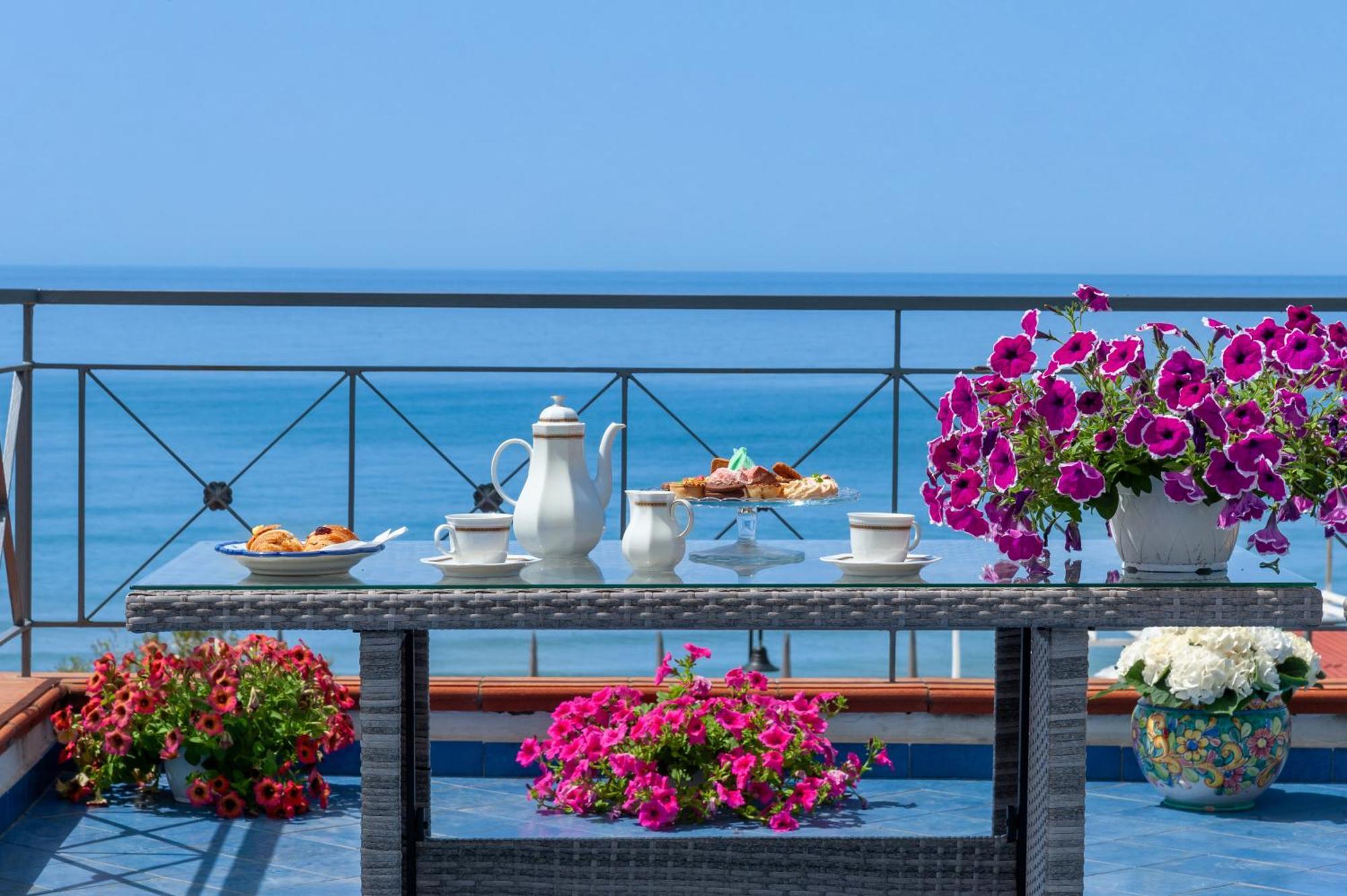 Casa Vacanza Alice & Mari Ascea Dış mekan fotoğraf